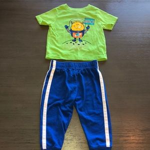 EUC Garanimals 2 piece set 18M